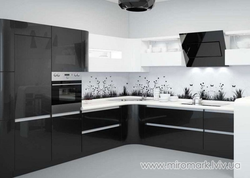 Элегантная кухня в черно-белом цвете, как ее оформить?